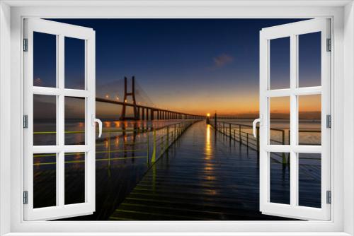 Fototapeta Naklejka Na Ścianę Okno 3D - Sunrise in Vasco da Gama bridge Lisbon Portugal