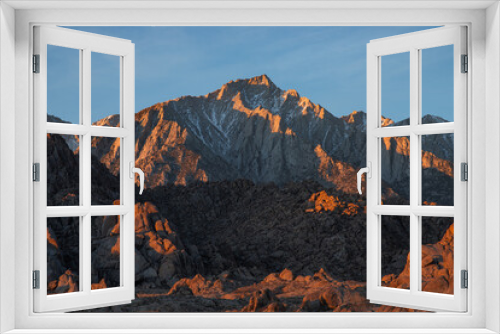 Fototapeta Naklejka Na Ścianę Okno 3D - Glowing Lone Pine Peak Sunrise, Alabama Hills, Lone Pine, California