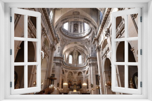 Nef de l'église Saint-Paul et Louis à Paris. France