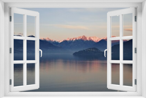 Fototapeta Naklejka Na Ścianę Okno 3D - Sunset on Lake Como, Italy
