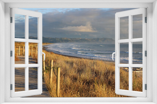 Fototapeta Naklejka Na Ścianę Okno 3D - Trail on Waihi Beach, New Zealand