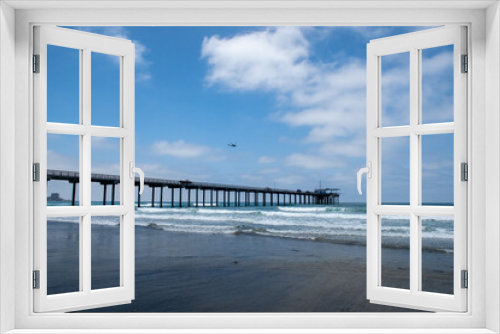 Fototapeta Naklejka Na Ścianę Okno 3D - A California Beach Pier on a Beautiful Day