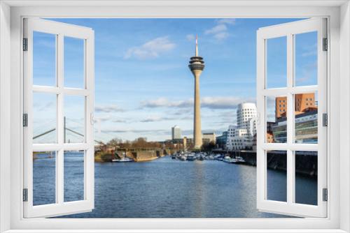 Fototapeta Naklejka Na Ścianę Okno 3D -  Rheinturm in Düsseldorf