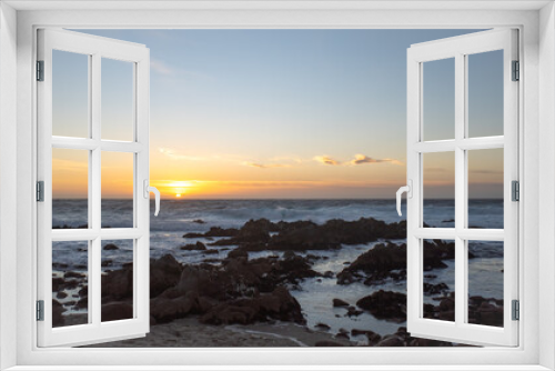 Fototapeta Naklejka Na Ścianę Okno 3D - Beautiful sunset on the rocky beach of Pacific Grove in the Monterey Bay, California
