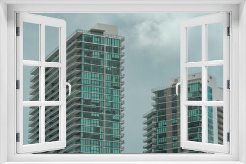 Fototapeta Naklejka Na Ścianę Okno 3D - buildings in midtown miami usa florida
