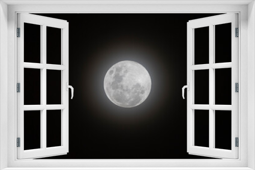 Fototapeta Naklejka Na Ścianę Okno 3D - The halo of the full moon.