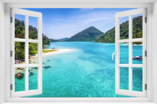 Fototapeta Naklejka Na Ścianę Okno 3D - The beautiful Chong Khat bay at the remote Surin islands with turquoise sea and fine sand beaches, Thailand