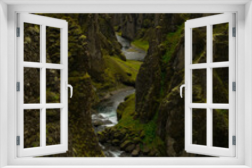 Fototapeta Naklejka Na Ścianę Okno 3D - Green canyon in Iceland 