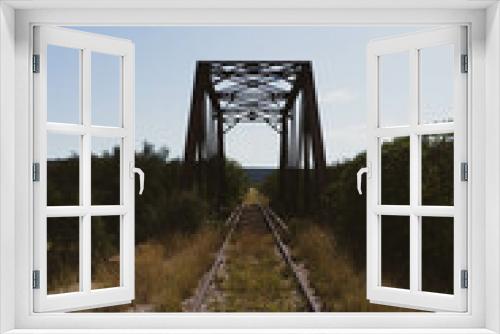 Fototapeta Naklejka Na Ścianę Okno 3D - Railway bridge in the countryside