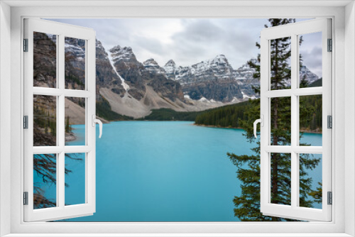 Fototapeta Naklejka Na Ścianę Okno 3D - Panoramic long exposure image of Moraine Lake, Canada