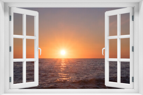 Fototapeta Naklejka Na Ścianę Okno 3D - Sunrise over the sea