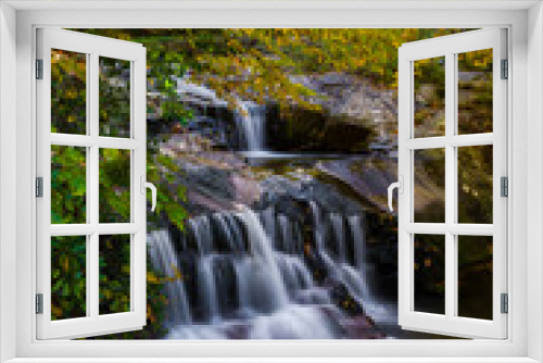 Fototapeta Naklejka Na Ścianę Okno 3D - Statons Creek Falls in Virginia