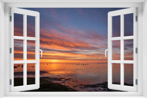 Fototapeta Naklejka Na Ścianę Okno 3D - Beautiful sunset at seaside.