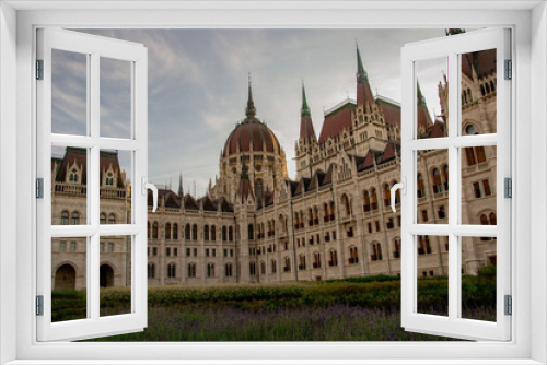 Fototapeta Naklejka Na Ścianę Okno 3D - Hungarian parliament building