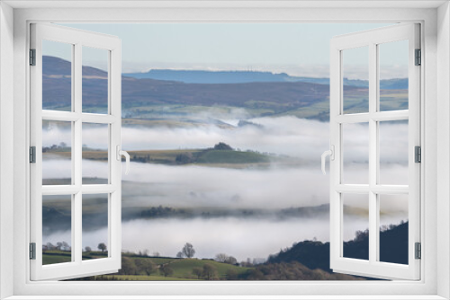 Fototapeta Naklejka Na Ścianę Okno 3D - Misty morning in Welsh Valleys