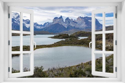 Fototapeta Naklejka Na Ścianę Okno 3D - Lake and snowy mountains of Torres del Paine National Park in Chile, Patagonia, South America