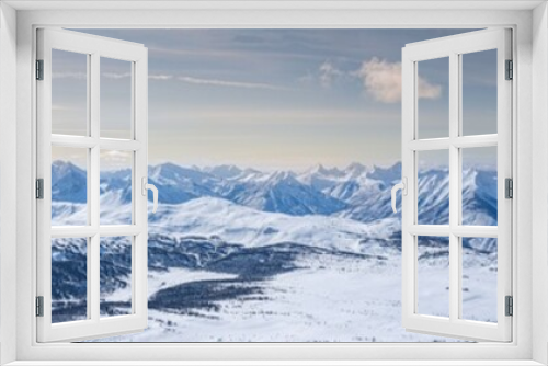 Fototapeta Naklejka Na Ścianę Okno 3D - Las montañas rocosas de Canada desde la estación de esqui Sunshine Village en Alberta