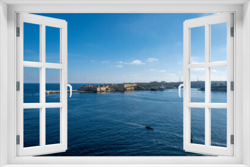 Fototapeta Naklejka Na Ścianę Okno 3D - Malta: A Unique and Diverse Island