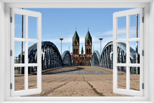 Fototapeta Naklejka Na Ścianę Okno 3D - Blaue Brücke im Bahnhofsviertel in Freiburg
