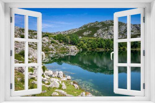 Fototapeta Naklejka Na Ścianę Okno 3D - Lake Enol in Picos de Europa, Asturias, Spain