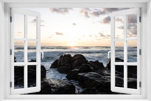 Fototapeta Naklejka Na Ścianę Okno 3D - Sunrise on beach