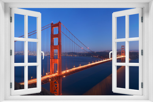 Fototapeta Naklejka Na Ścianę Okno 3D - Golden Gate Bridge at Dusk