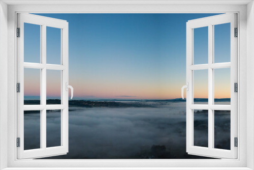 Fototapeta Naklejka Na Ścianę Okno 3D - Foggy mornings 
