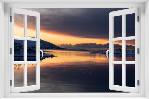 Fototapeta Naklejka Na Ścianę Okno 3D - landscape sunset in snowy nature and sea in tromso