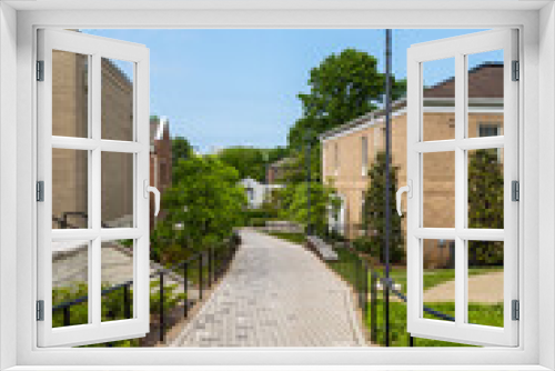 Fototapeta Naklejka Na Ścianę Okno 3D - American College Campus Residences