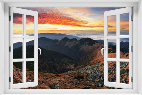 Fototapeta Naklejka Na Ścianę Okno 3D - Dramatic sunset in fall mountain landscape