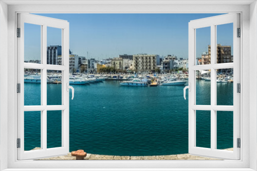 Fototapeta Naklejka Na Ścianę Okno 3D - Mola di Bari's harbor