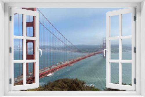 Fototapeta Naklejka Na Ścianę Okno 3D - View of the Golden Gate Bridge from the Battery Spencer overlook in Sausalito, California, USA.