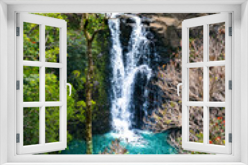 Fototapeta Naklejka Na Ścianę Okno 3D - Waterfall in Maui