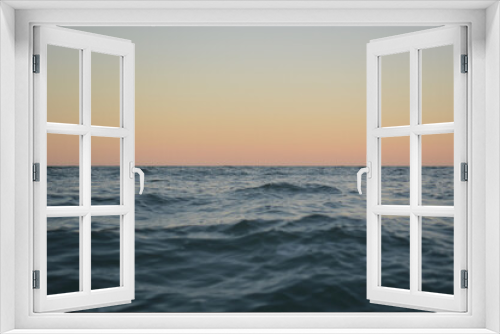Fototapeta Naklejka Na Ścianę Okno 3D - Watching over the waves 2
