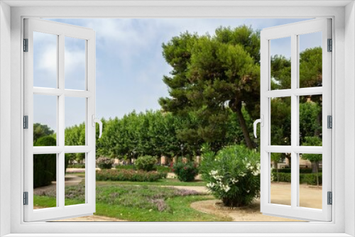 Fototapeta Naklejka Na Ścianę Okno 3D - Historic beautiful Parc de la Ciutadela park in Barcelona, Catalonia, Spain