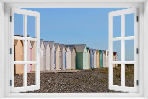 Fototapeta Naklejka Na Ścianę Okno 3D - Cabines de plage à Cayeux sur mer