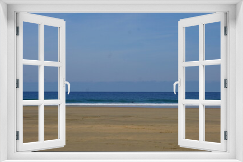 Fototapeta Naklejka Na Ścianę Okno 3D - Mar en el horizonte y playa
