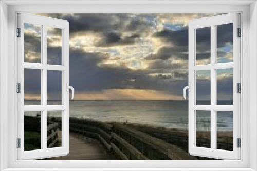 Fototapeta Naklejka Na Ścianę Okno 3D - Atardecer sobre el horizonte