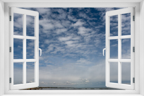 Fototapeta Naklejka Na Ścianę Okno 3D - Himmel mit Schäfchenwolken