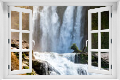 Fototapeta Naklejka Na Ścianę Okno 3D - Close up of a waterfall in Costa Rica rainforest
