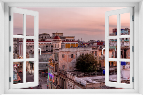 Fototapeta Naklejka Na Ścianę Okno 3D - View over the rooftops of Havana in Cuba with the Capitol