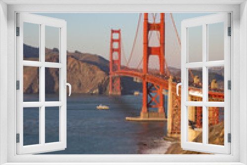 Fototapeta Naklejka Na Ścianę Okno 3D - Golden Gate Bridge and Fort Point Rock