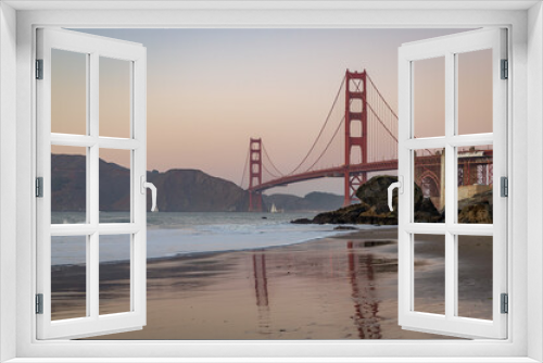 Fototapeta Naklejka Na Ścianę Okno 3D - Golden Gate Bridge and Baker Beach at Sunset