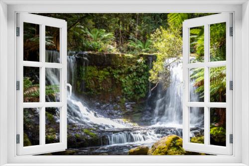 Fototapeta Naklejka Na Ścianę Okno 3D - Horseshoe Falls in Tasmania, Australia