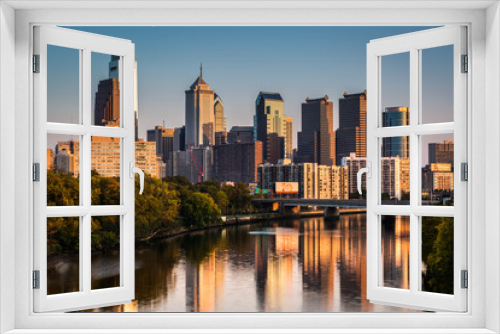 Fototapeta Naklejka Na Ścianę Okno 3D - Philadelphia skyline reflected in Schuylkill River