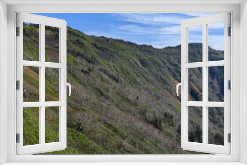 Fototapeta Naklejka Na Ścianę Okno 3D - 武尊山から前武尊に伸びる稜線
