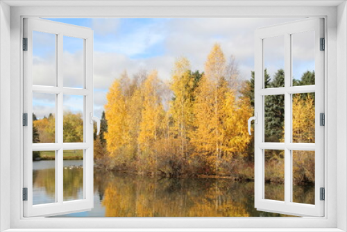 Fototapeta Naklejka Na Ścianę Okno 3D - Autumn Colors On The Lake, William Hawrelak Park, Edmonton, Alberta