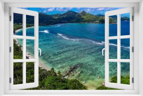 Fototapeta Naklejka Na Ścianę Okno 3D - Drohnenaufnahme eines Traumstrandes auf Praslin, Seychellen