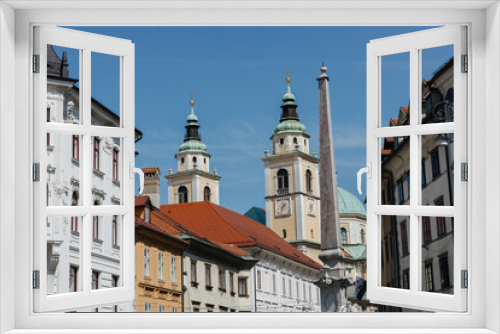 Fototapeta Naklejka Na Ścianę Okno 3D - Beautiful old buildings in the city of Ljubljana, Slovenia