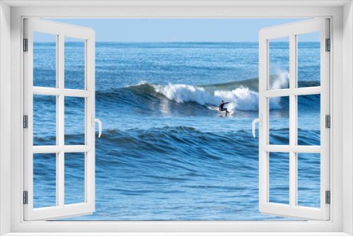 Fototapeta Naklejka Na Ścianę Okno 3D - Man surfing atlantic ocean waves